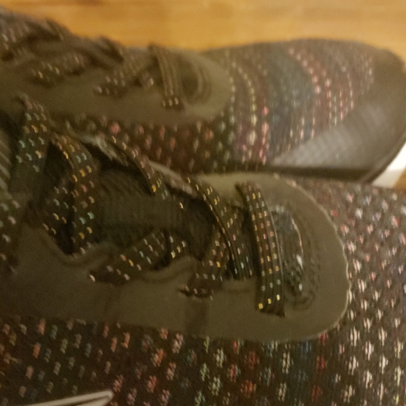 Sketchers shoes - Picture 2 of 2